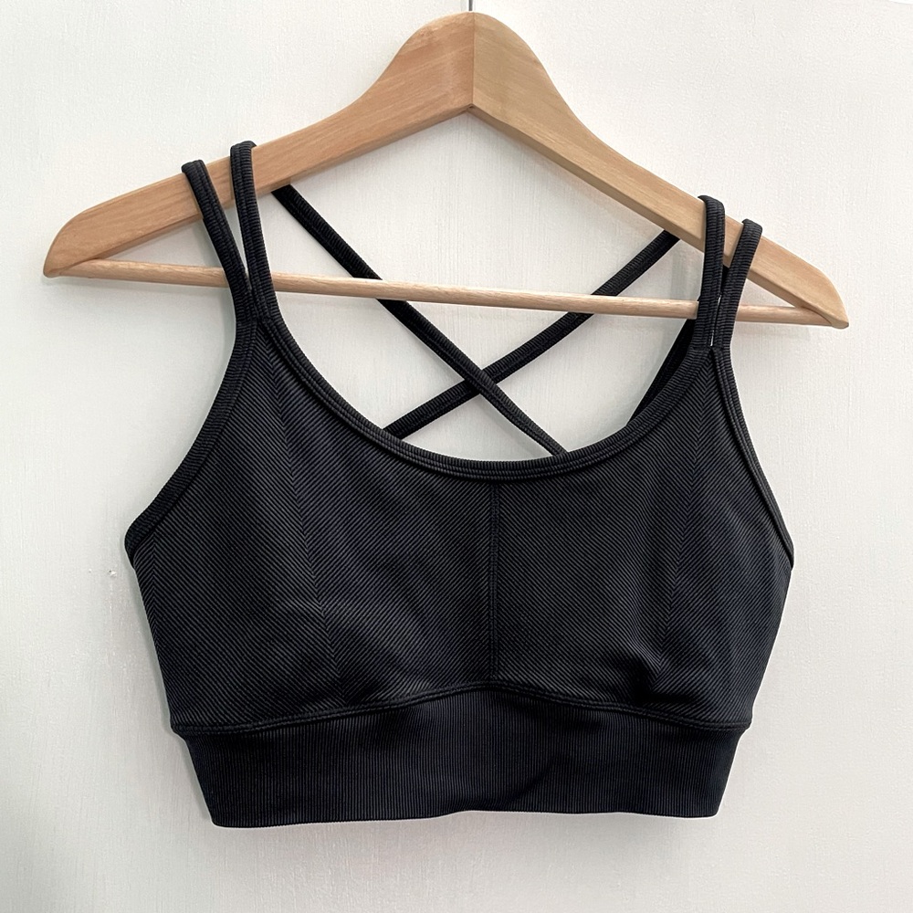 Joy Lab Black Seamless Strappy Sports Bra - Medium